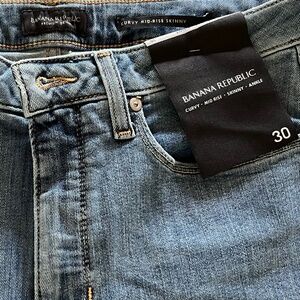 Banana Republic, new with tags, size 30, curvy mid-rise skinny ankle.